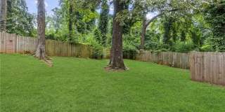 Room in 3 Bedroom Home at Peeples St SW Gallery 22