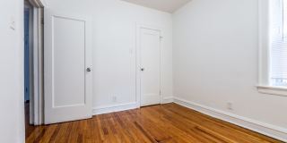 7801 S Yates South Shore Apartments Gallery 4