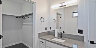 1495 Oxbow Gallery 50
