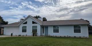 1 Story 3 Bed/2 Bath Large Home, Screened Porch, Fenced Yard Gallery 1