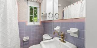 Modern Comfort & Prime Location in Alexandria! Gallery 11