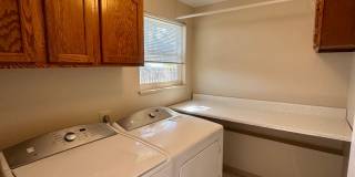 4 Bedroom Home in Villa Loma-Available NOW Gallery 16