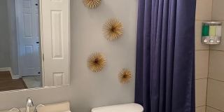 Room in 4 Bedroom Home at Jones Ave NW Gallery 4