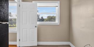 $1675 - Fitzgerlad Brick 3 Bedroom 2 Bath Gallery 16