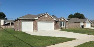 Beautiful new construction 4/2/3 home in Broken Arrow offering a contemporary open floor plan! Gallery 1