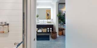 Thea Gallery 11