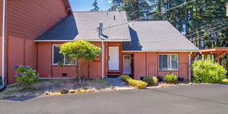 Freshly Updated Gig Harbor Townhome Near the Waterfront! Gallery 1