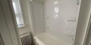 Four Bedroom Two Bath House - Great Location! Gallery 18