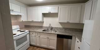 2 Bedroom Condo in Lake Oswego Gallery 17