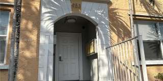 953 SW 10th St Gallery 11