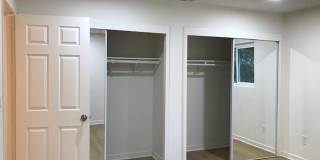 GLENOAKS Gallery 25