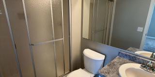 Spacious 3-Bedroom Condo with In-Unit Laundry – Convenient Aurora Location Gallery 17