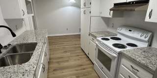 408 SE First Street Gallery 10