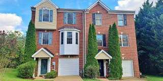 3 Bed / 2-1/2 Bath Single Family Townhome with 1-Car Garage Gallery 1