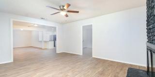 Modern 4-Bedroom House Near Leon Valley Gallery 9