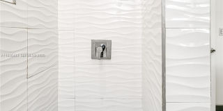 216 SW 6th St Gallery 19