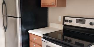 Cute townhome with 3 bd / 2.5 Bath Gallery 11