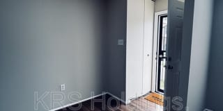 817 Pleasant St Gallery 3