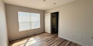Beautifully Renovated 3 Bedroom 2.5 Bath Townhome with Garage! Pet Friendly! Gallery 26