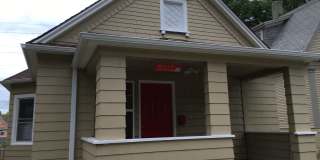 Available Now (does not qualify for section 8).  Great House, Midtown near UNMC, Creighton, and the interstate.  Walking distance to The Mill, Aldermans, and all Leavenworth Establishments. Gallery 1