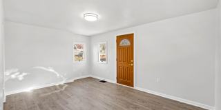 Gorgeous 2 bedroom house in West Mifflin available July 10! Gallery 4