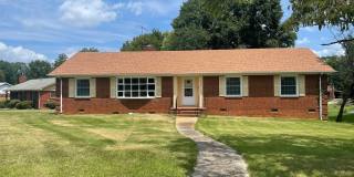 This charming 3-bedroom, 1 1/2 -bath home in Dalebrook (Charlotte, NC) Gallery 1