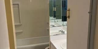 Midtown High Rise Apartment Available Now Gallery 6