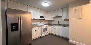 Pretty, Huge, Updated Townhome Gallery 1