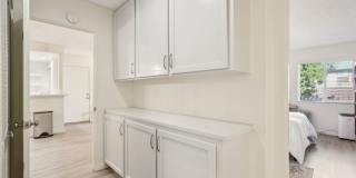 Upstairs Bright 2 bedroom Condo Gallery 30