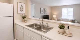 Meadow View Apartments & Townhomes Gallery 6