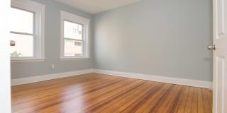 Charming 4 Bedroom-No Broker Fee Gallery 8