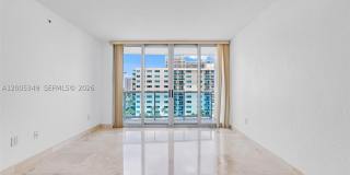 7501 E Treasure Dr Gallery 11