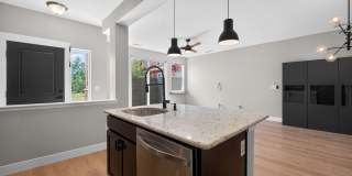 Charming 3BR Townhome in Denver Charming 3BR Townhome in Denver Gallery 9