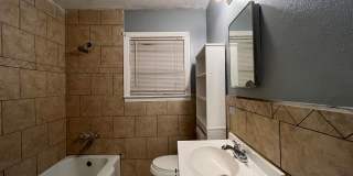 2 bedroom 1 Bath Central City Gallery 11