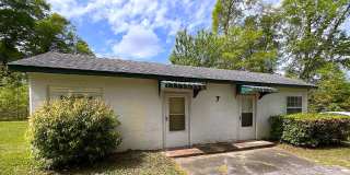 Cozy 1/1 Cottage at Hill Loop in Bonifay with Water/Sewer, Garbage, and Lawn Maintenance Included! Gallery 1