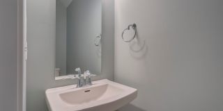 Furnished - 4- Bedroom Townhome - Perfect for Roommates Gallery 8