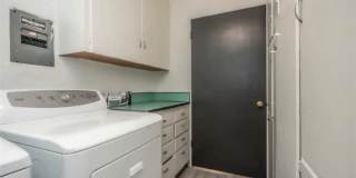 Fully Furnished Home in Putnam Heights + All Appliances Gallery 27