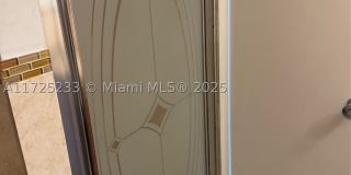5701 Collins Ave Gallery 10