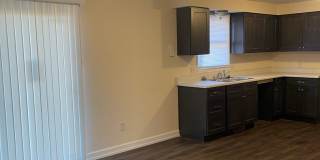 PRE-LEASING! 3 Bedroom in the heart of Springfield Gallery 4