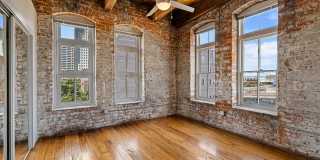 United Jewelers and Lee Hardware Apartments Gallery 30