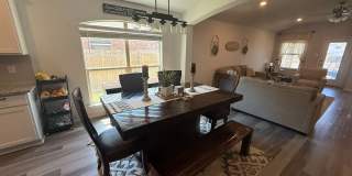 BEAUTIFUL 4-bedroom 2-bathroom home! !!HALF OFF 1ST MONTH!! Gallery 5