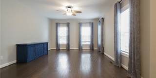 918 13th Street Gallery 3