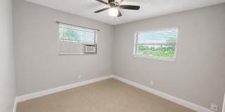 811 NW 6 Avenue - 4 Gallery 10