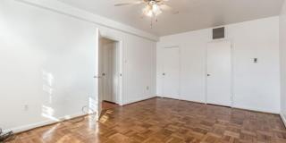 Spacious Tuscany/Canterbury 1bd/1ba Condo with W/D! Available 8/14 Gallery 9