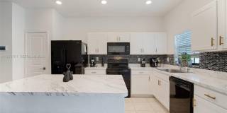 1181 SW 7th Ct Gallery 5