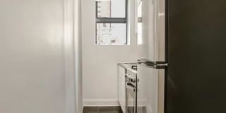 319 East 75th Street Gallery 4