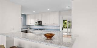 1980 San Remo Gallery 19