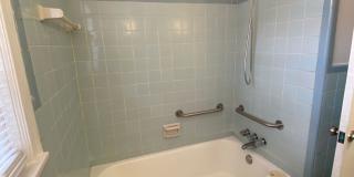 Charming 2-bedroom, 1.5-bath in Savannah, GA, Available now! Gallery 17