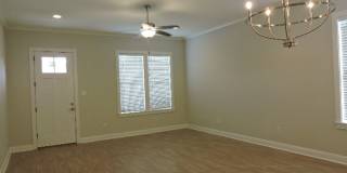 6 YR old Modern Farmhouse designed 3BR/2BA Plus Office Gallery 4