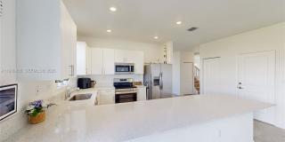 2333 Southeast 28th Court Gallery 6